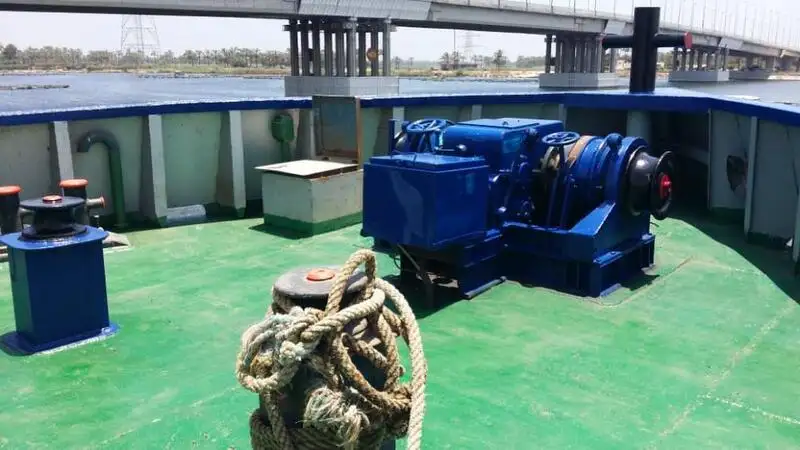 Navio de abastecimento à venda