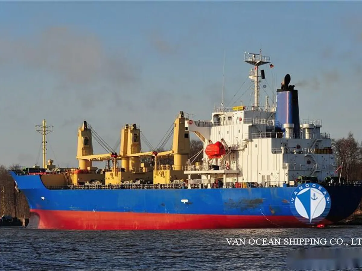 Navio frigorífico à venda