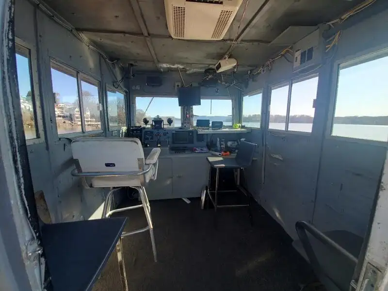 Balsa de desembarque, tanque à venda