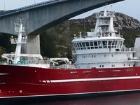 Navio de pesca de arrasto à venda