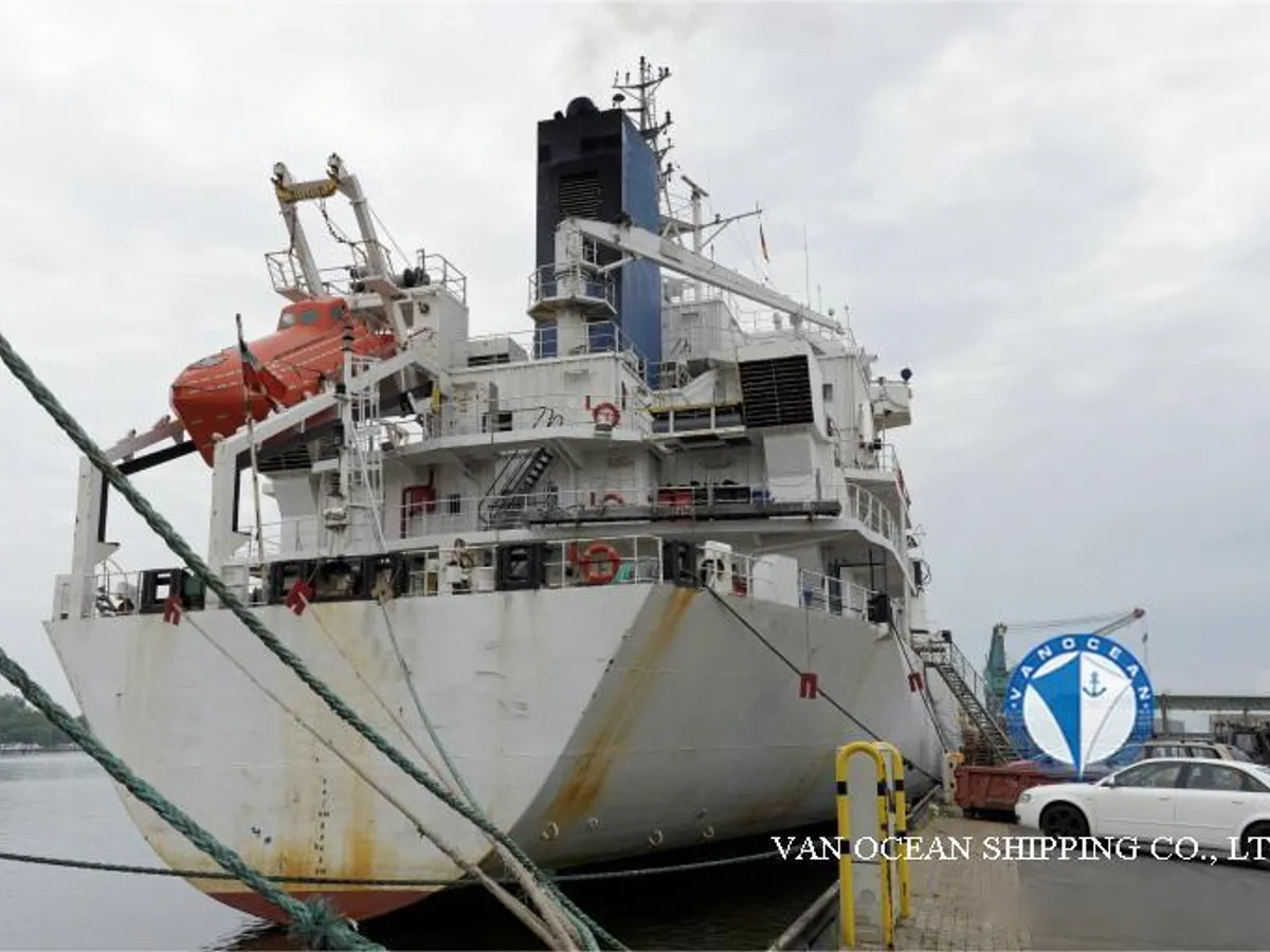Navio frigorífico à venda