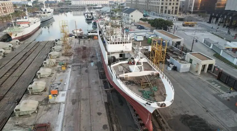 Navio de pesca de arrasto à venda