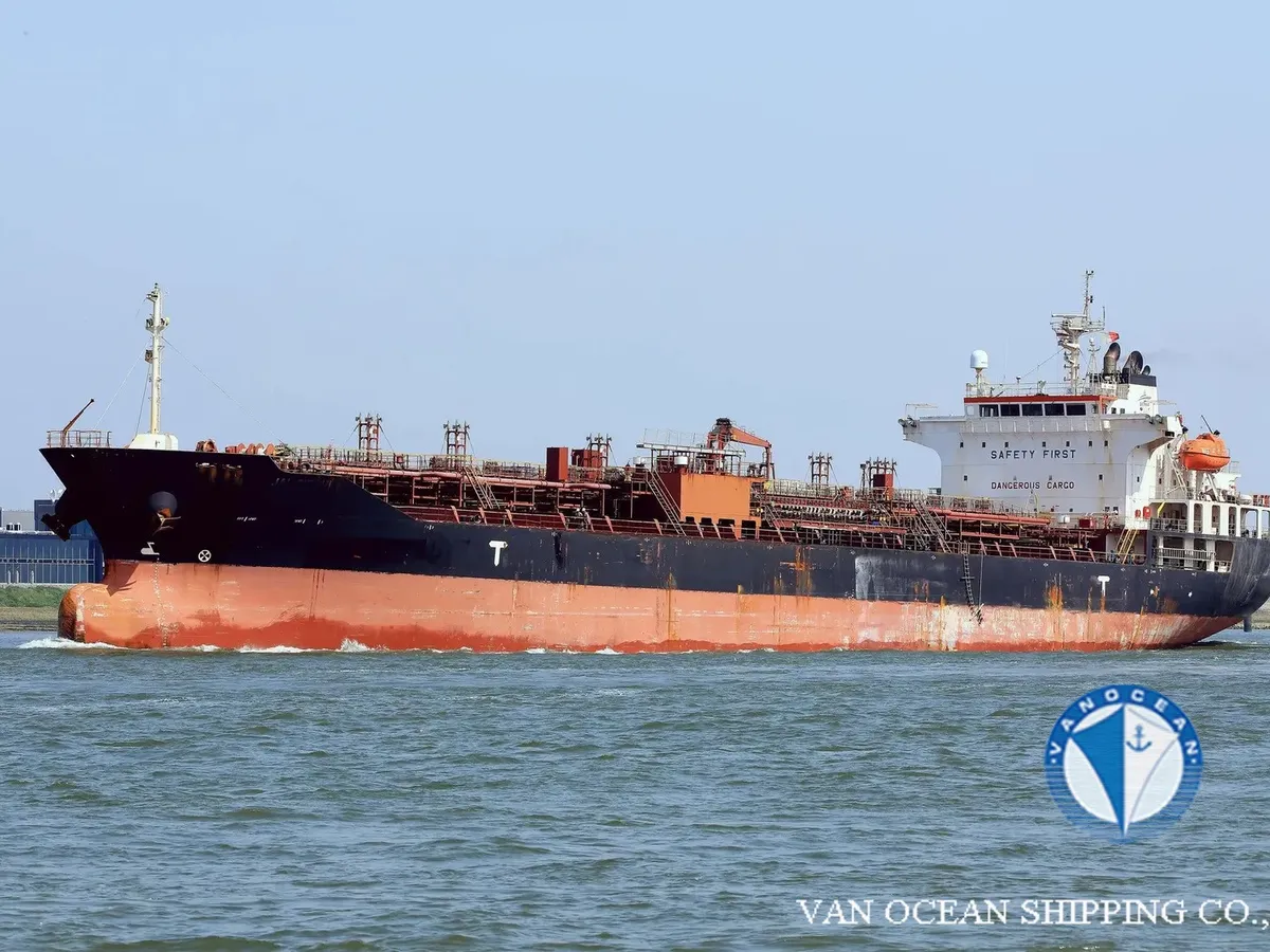 Navio-tanque de óleo/produtos químicos à venda