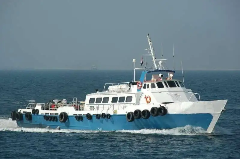 Navio de abastecimento à venda