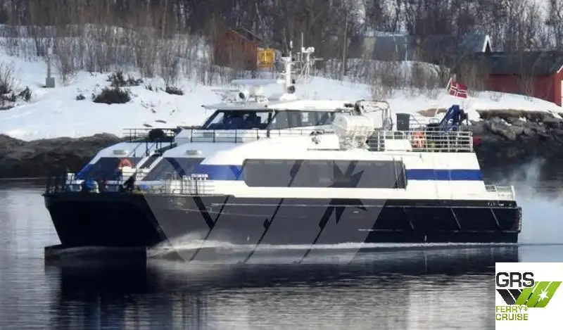 Navio de passageiros à venda