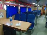 Barco de tripulação à venda