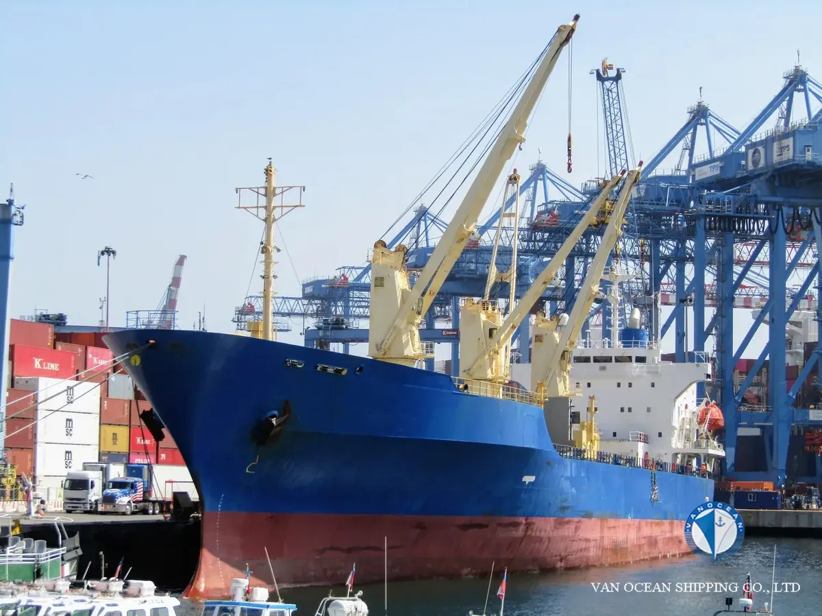 Navio frigorífico à venda