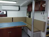 Navio porta-contêineres à venda