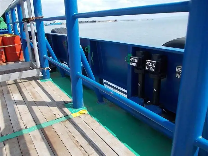 Navio graneleiro à venda