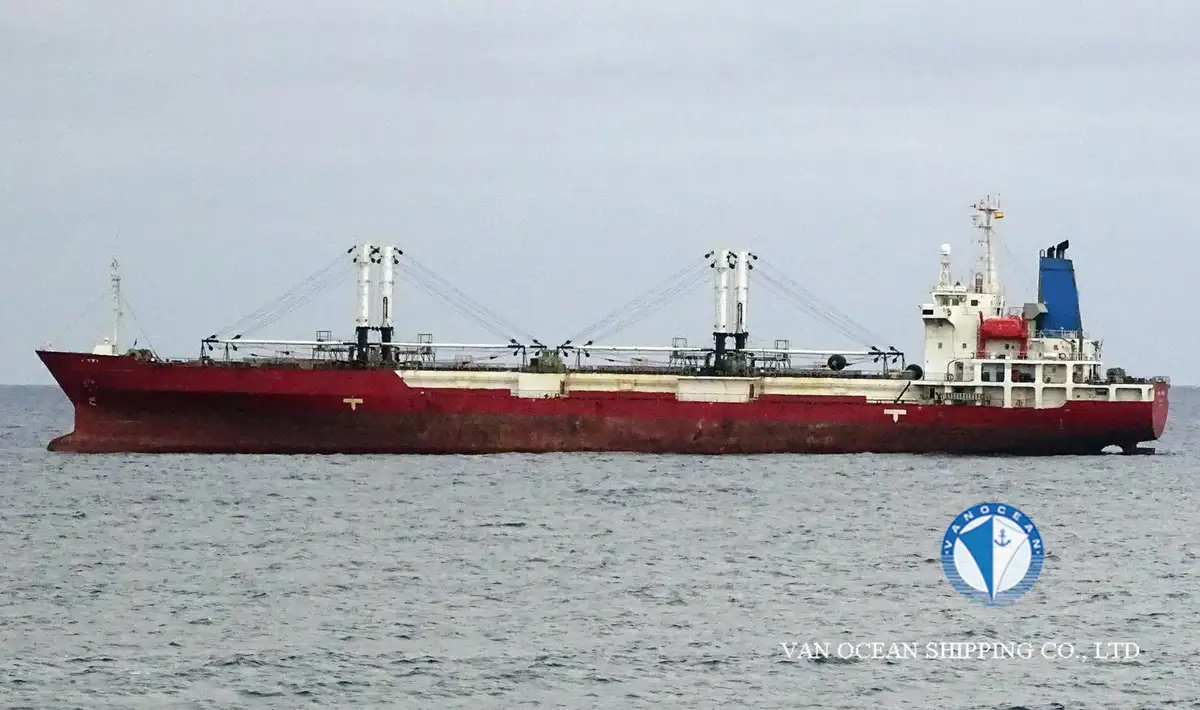 Navio frigorífico à venda
