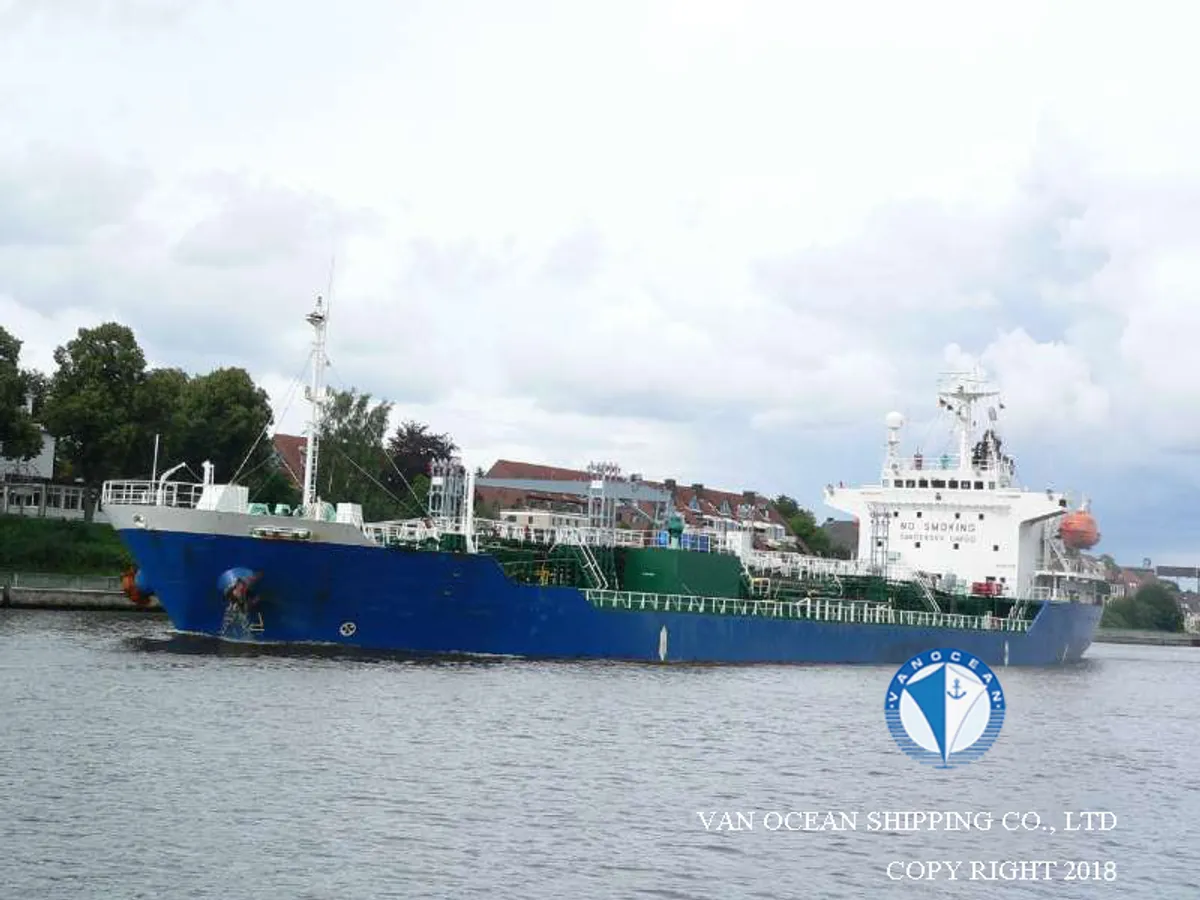 Navio-tanque de óleo/produtos químicos à venda