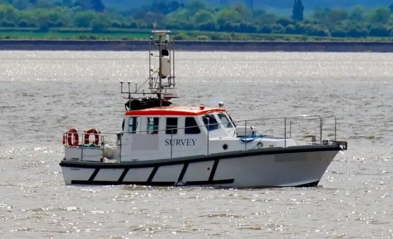 Navio de pesquisa à venda