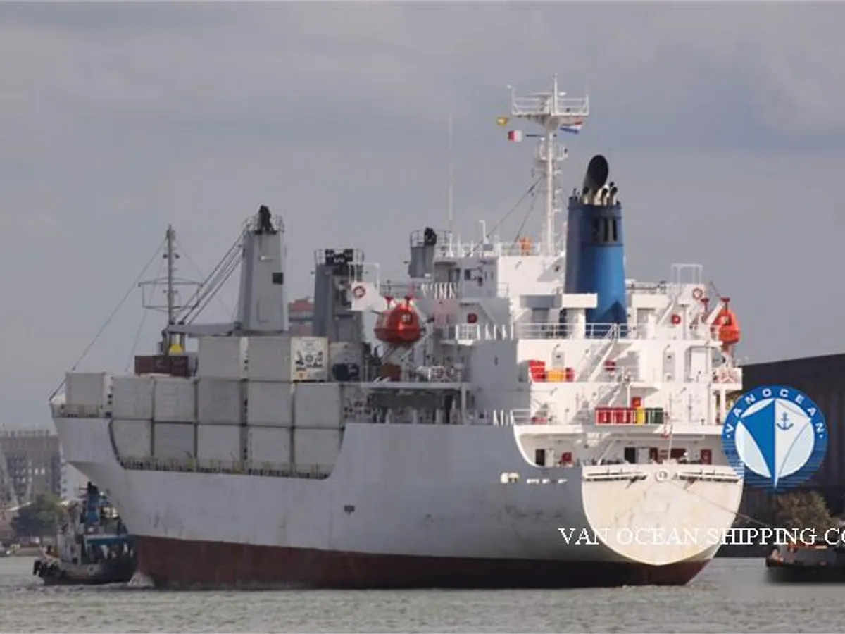 Navio frigorífico à venda