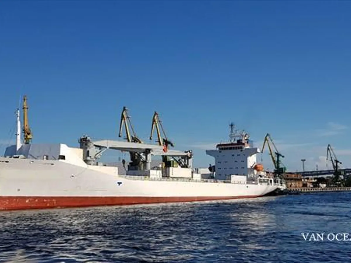 Navio frigorífico à venda