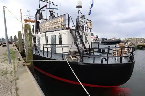 Navio de passageiros à venda