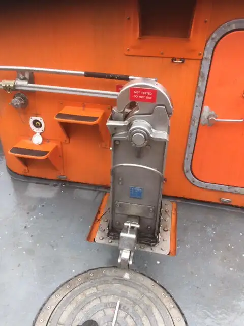 Barco de tripulação à venda