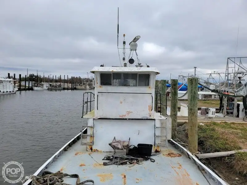 Navio de abastecimento à venda