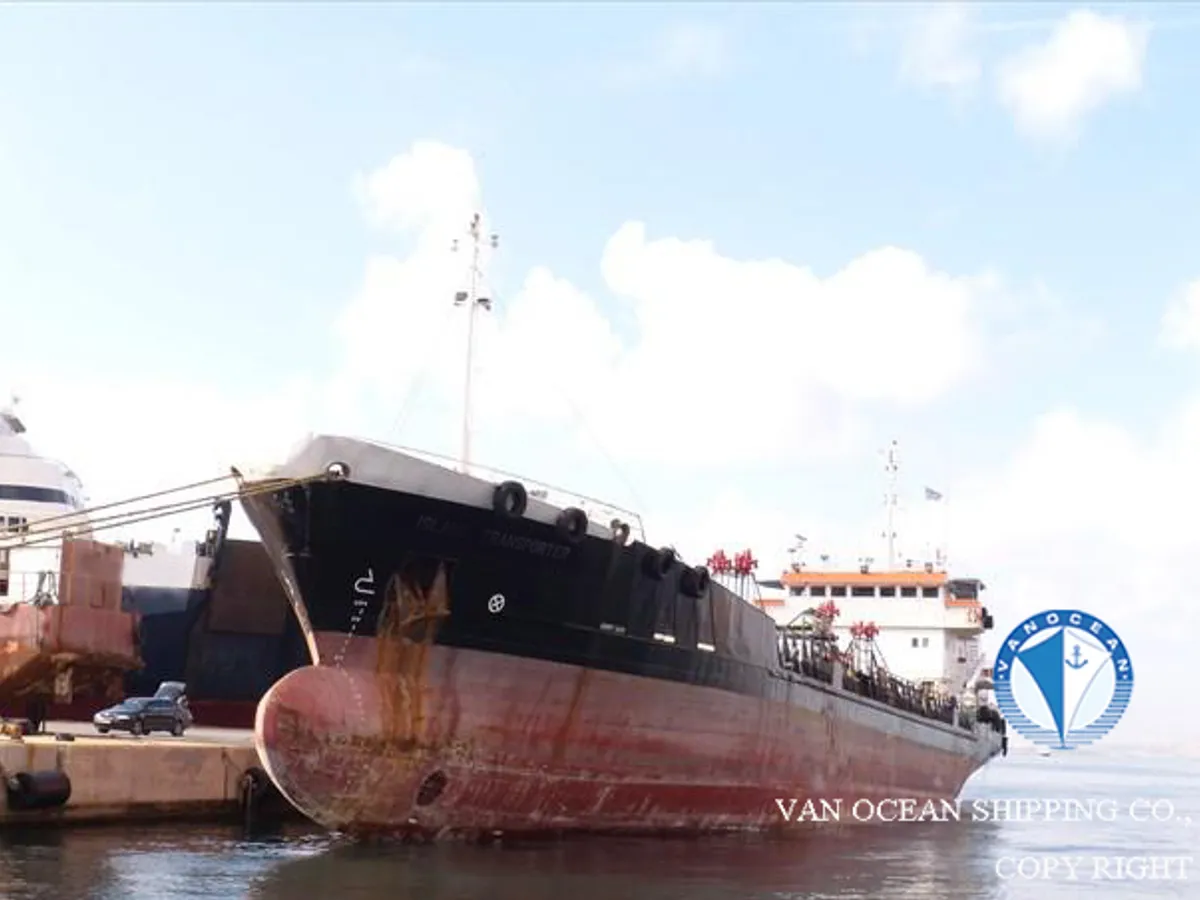 Navio-tanque de óleo/produtos químicos à venda