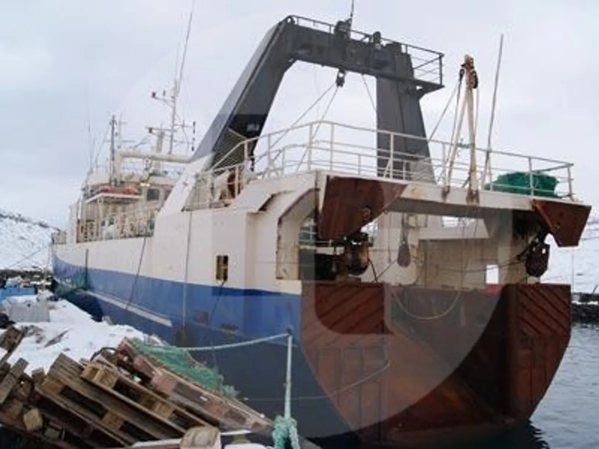 Navio de pesca de arrasto à venda