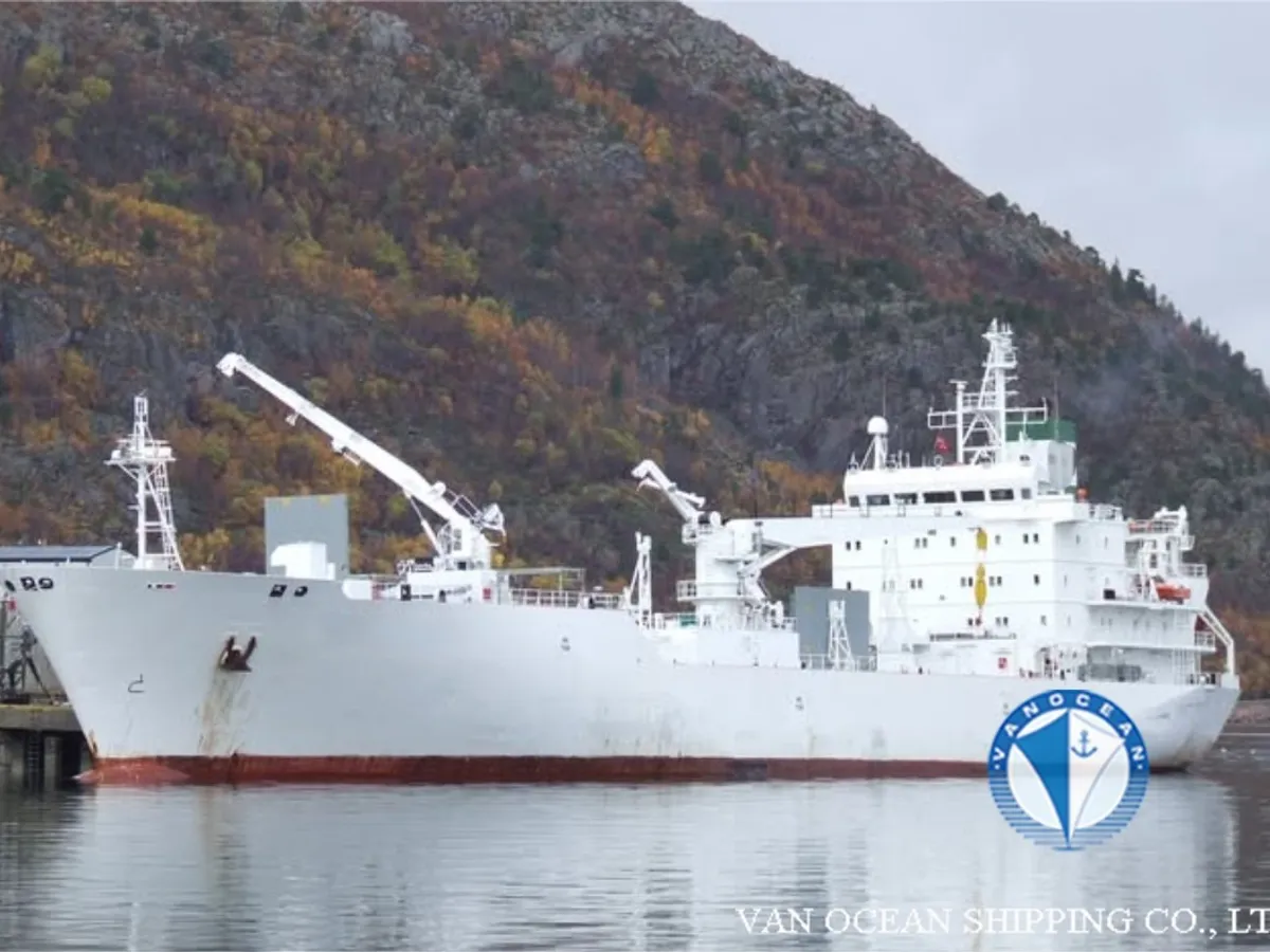 Navio frigorífico à venda