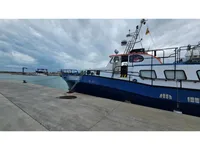 Barco de tripulação à venda