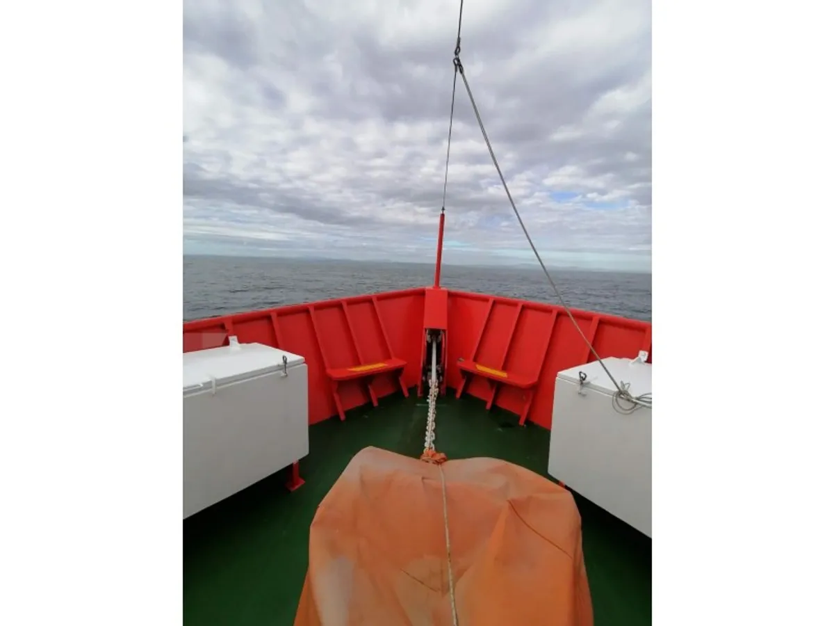 Barco de tripulação à venda