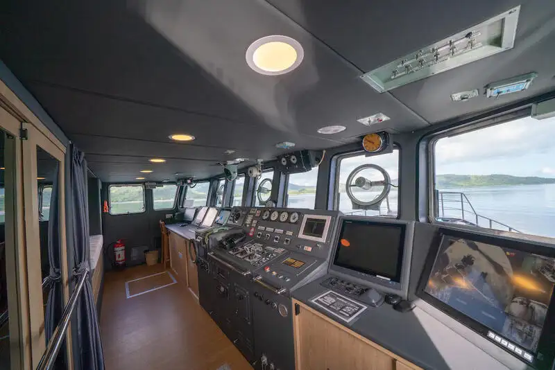 Navio de pesquisa à venda