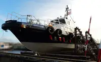 Barco de tripulação à venda