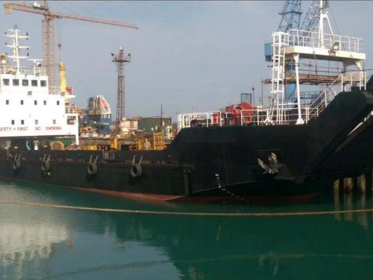 Balsa de desembarque, tanque à venda