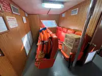 Barco de tripulação à venda