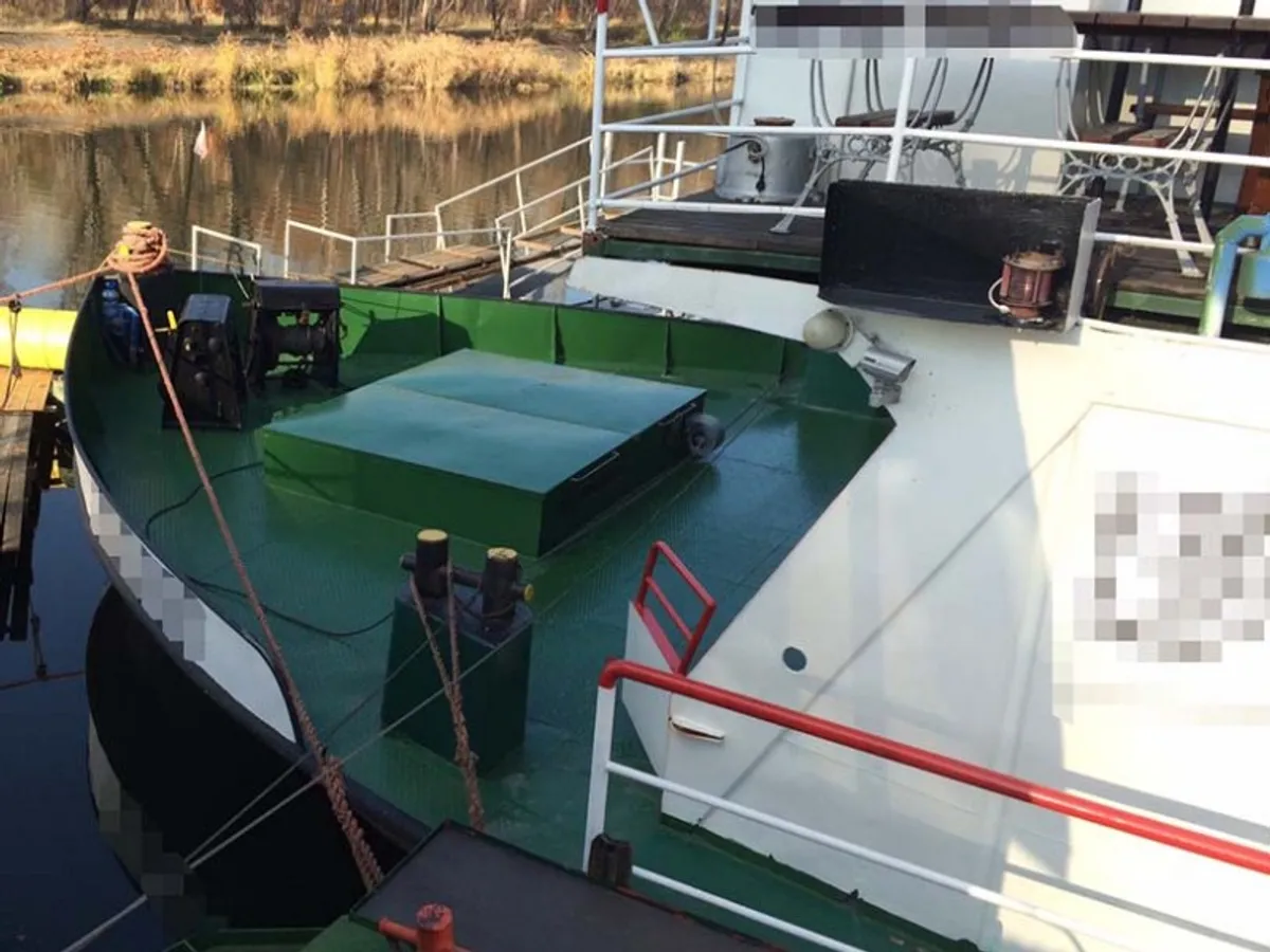 Navio porta-contêineres à venda