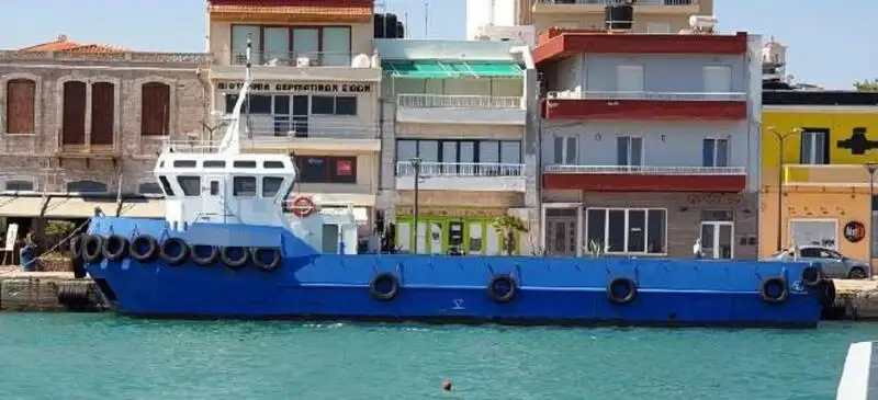 Rebocador à venda
