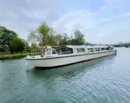 Navio de passageiros à venda
