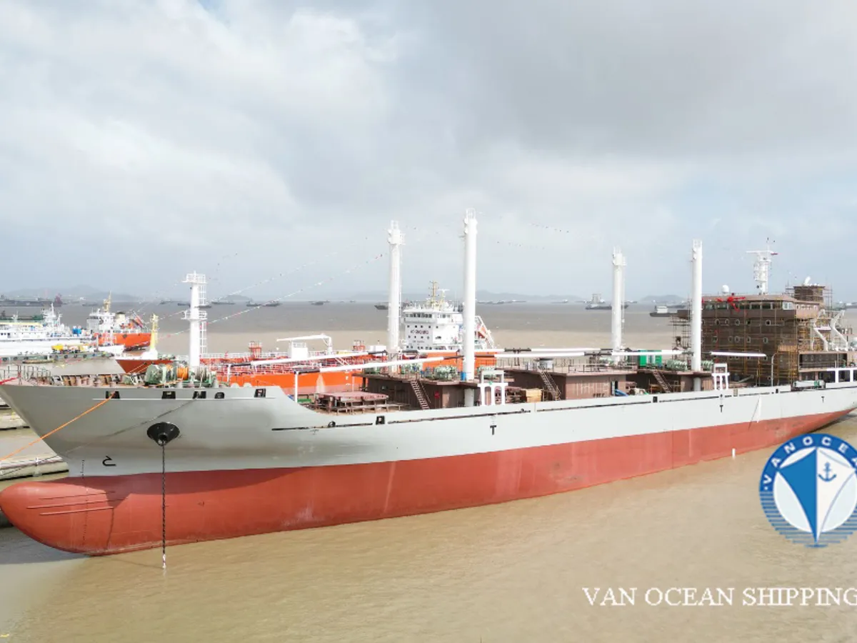 Navio frigorífico à venda