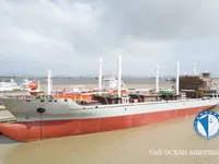 Navio frigorífico à venda