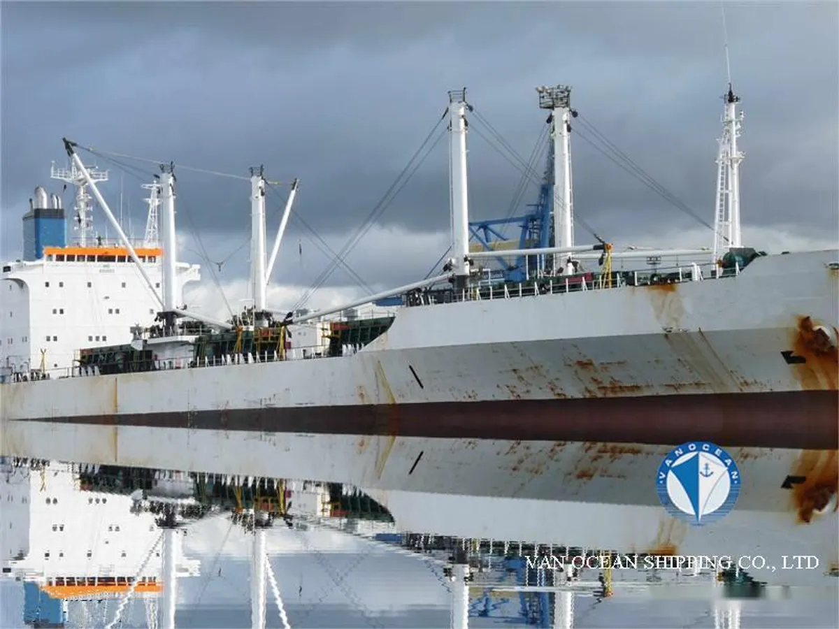 Navio frigorífico à venda
