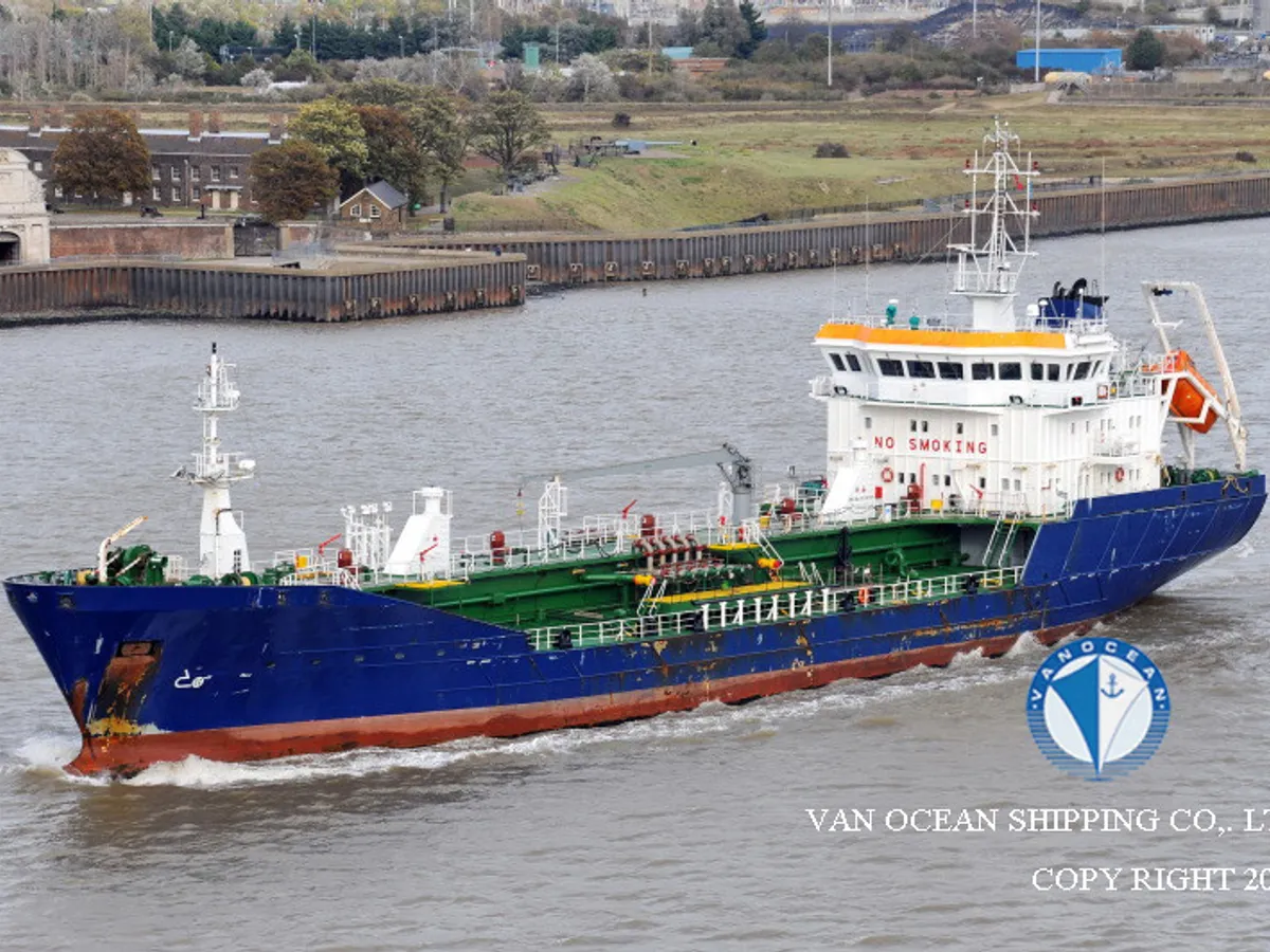 Navio-tanque de óleo/produtos químicos à venda