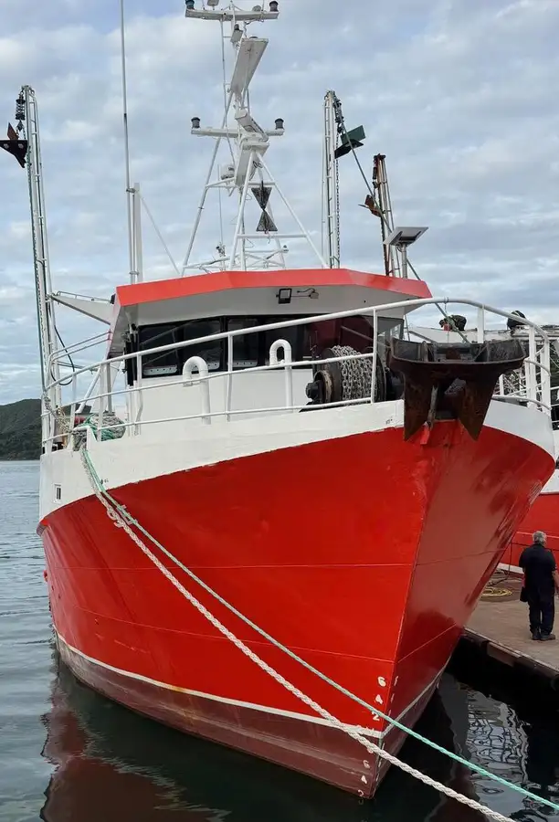 Navio de pesca de arrasto à venda
