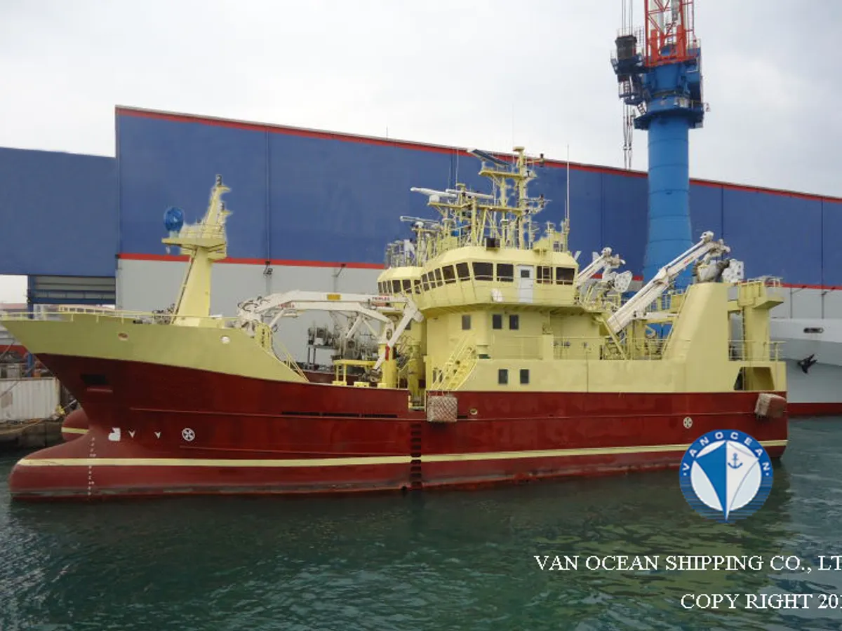 Navio de pesca de arrasto à venda