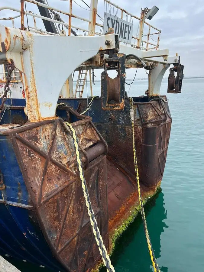 Navio de pesca de arrasto à venda