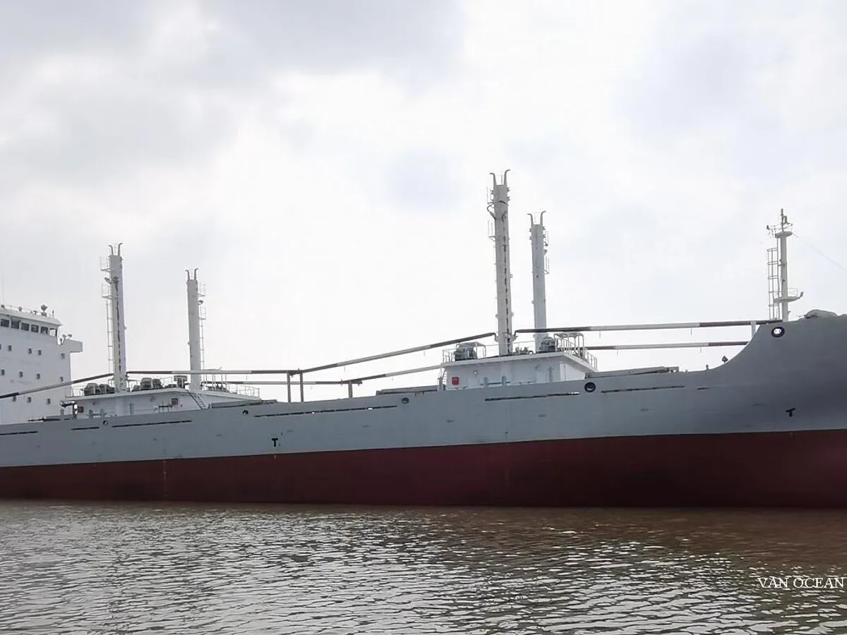 Navio frigorífico à venda