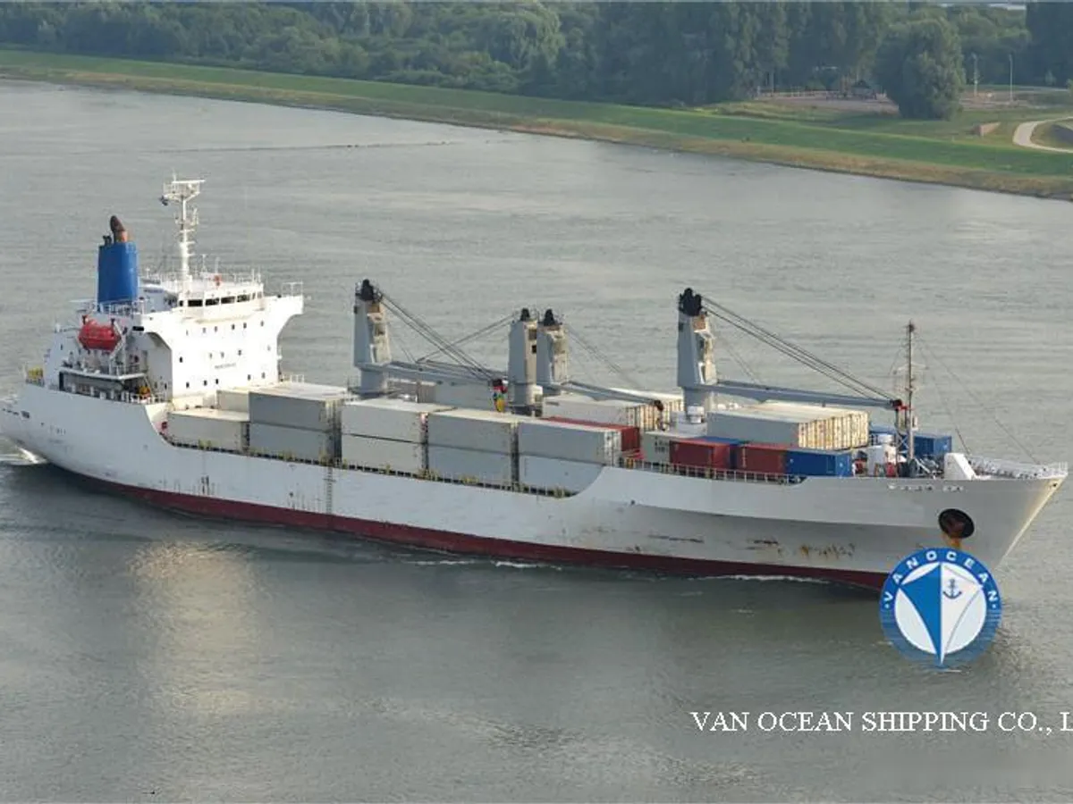 Navio frigorífico à venda
