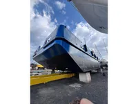 Navio porta-contêineres à venda