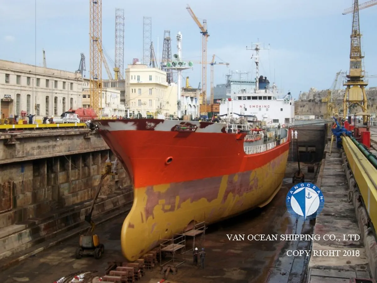 Navio-tanque de óleo/produtos químicos à venda