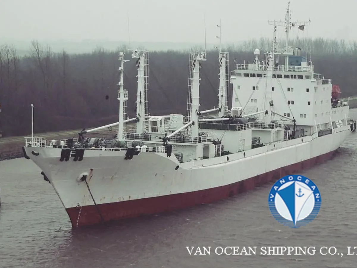 Navio frigorífico à venda