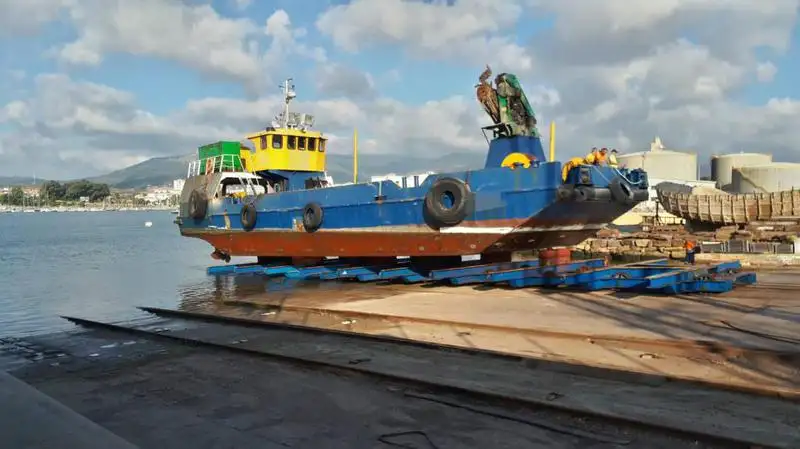 Barcos de trabalho à venda