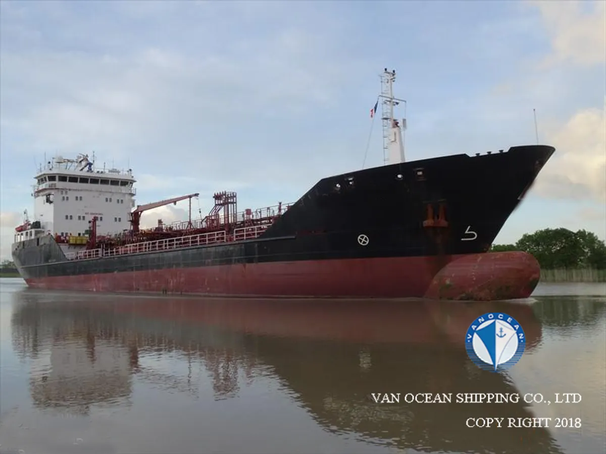 Navio-tanque de óleo/produtos químicos à venda