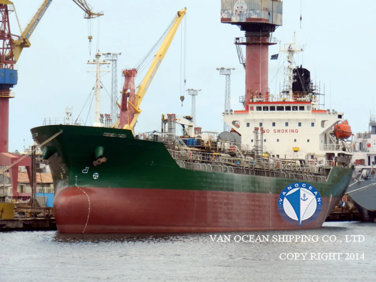 Navio-tanque de óleo/produtos químicos à venda