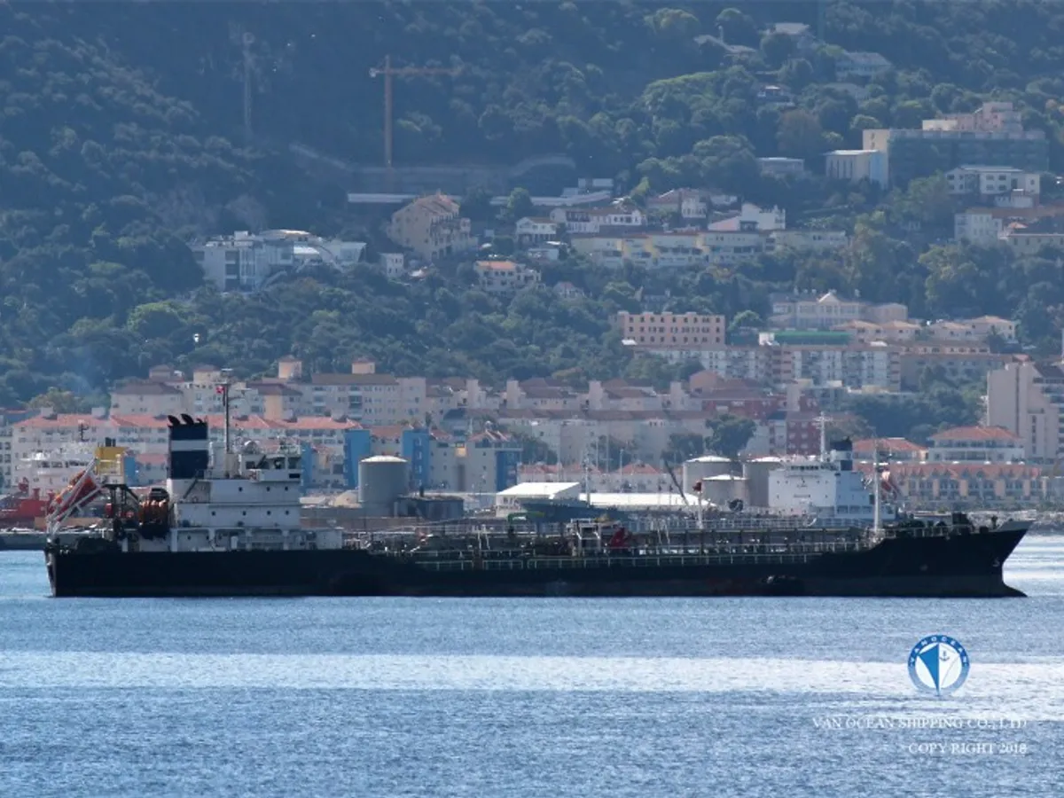 Navio-tanque de óleo/produtos químicos à venda