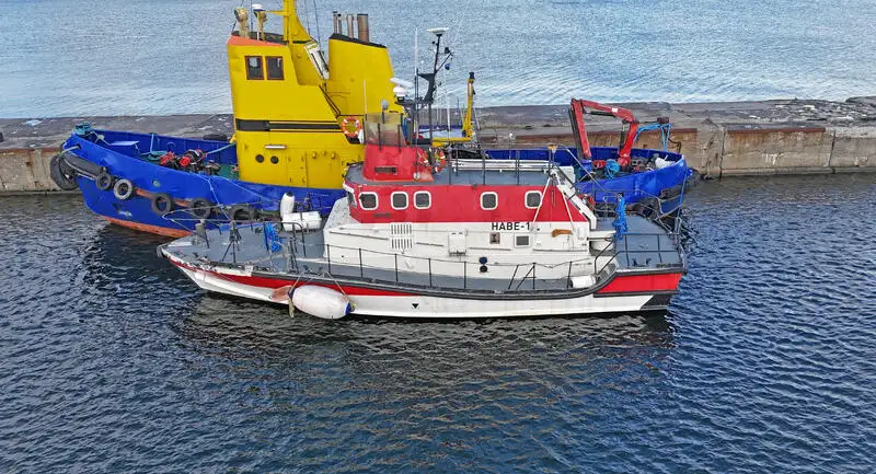 Navio de resgate à venda